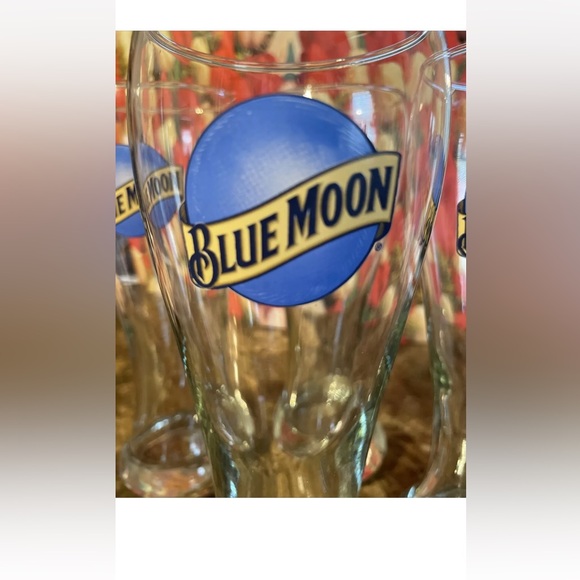5/25 Blue Moon Signature Pilsner Beer Glasses 8 Inch Tall 16 Oz Ounces Man Cave - Picture 7 of 7